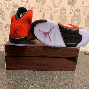 DEADSTOCK AIR JORDAN 5 RAGING BULLS / TORO BRAVO
